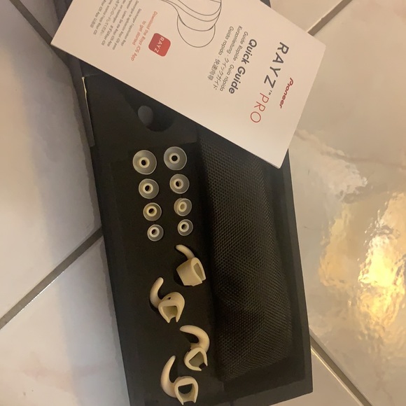 Rayz Pro smart noise cancelling earphones. - Picture 5 of 5